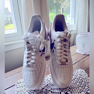NEW NEVER WORN MEN’S NIKE AIR FORCE 1 PAINTED SNEAKERS